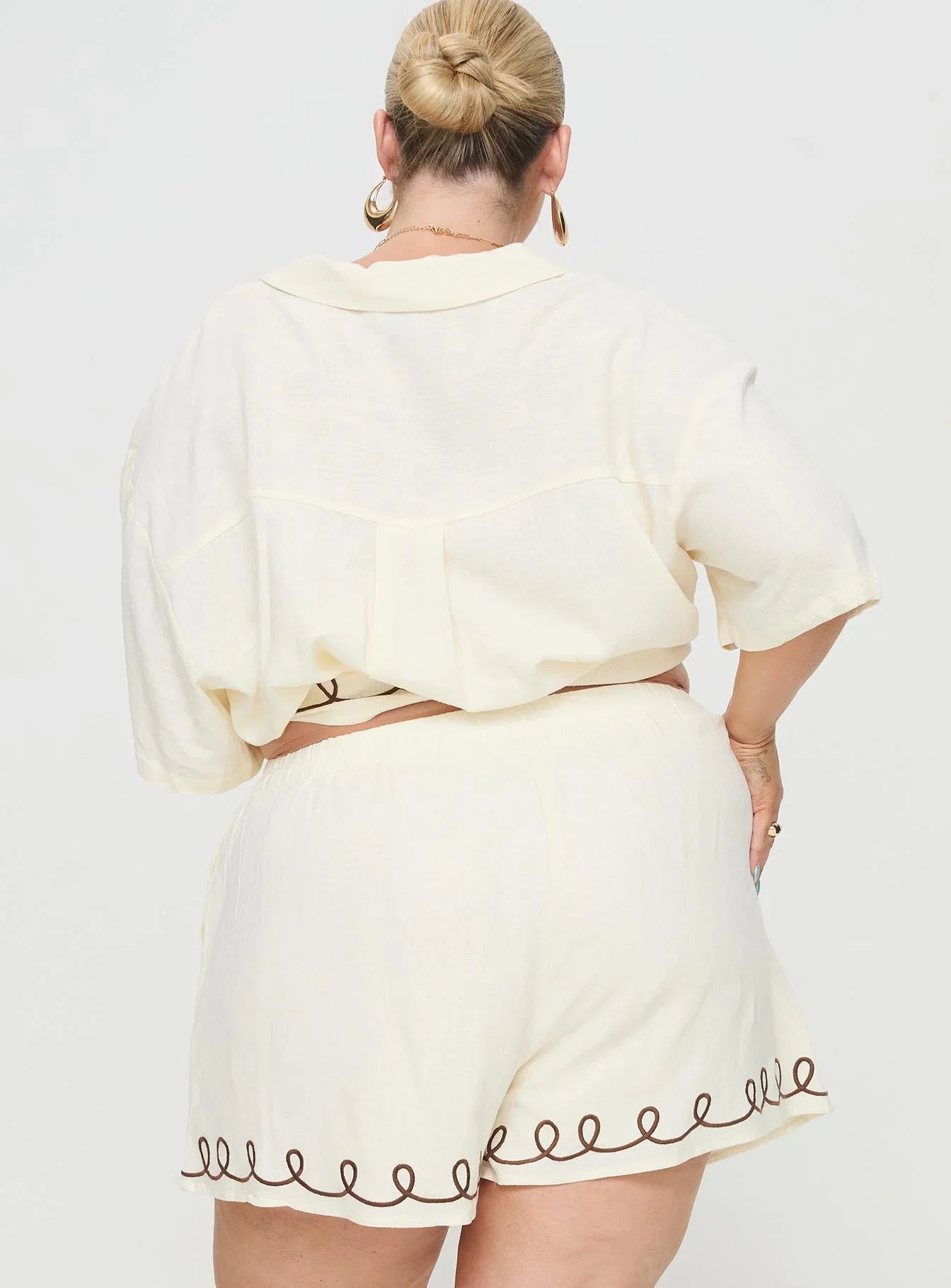 Jamari Linen Blend Shorts Cream Brown Curve