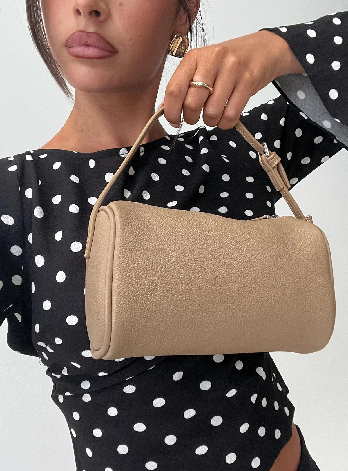 Finest Hour Shoulder Bag Taupe