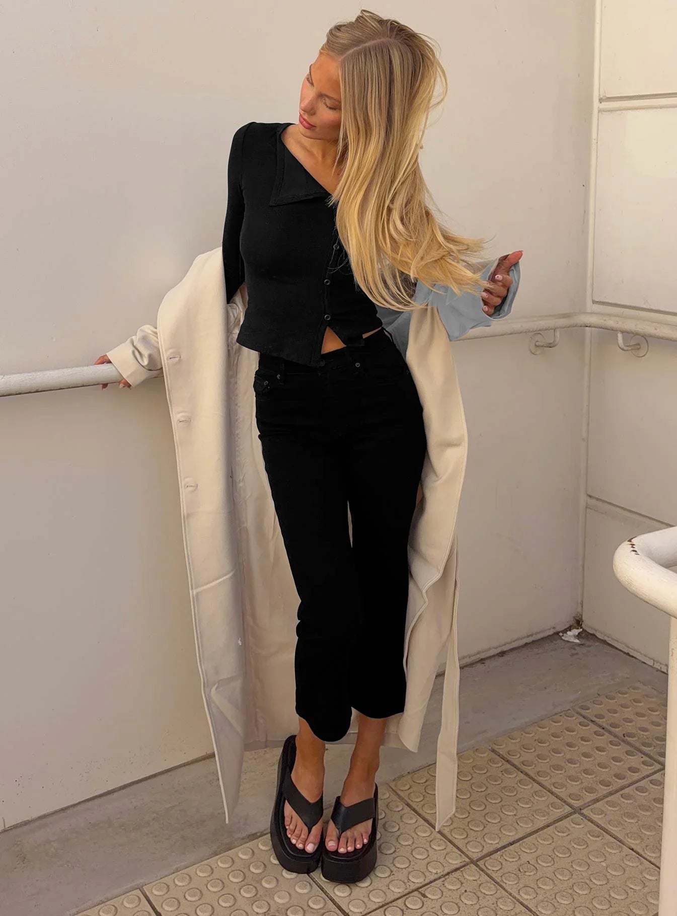 Cindee High Rise Cropped Jeans Jet Black