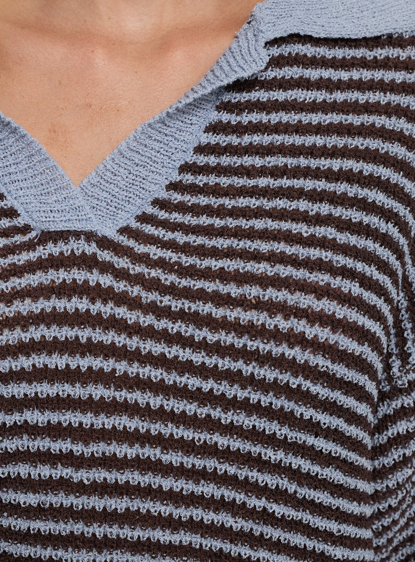 Serenique Collared Short Sleeve Knit Top Blue / Chocolate
