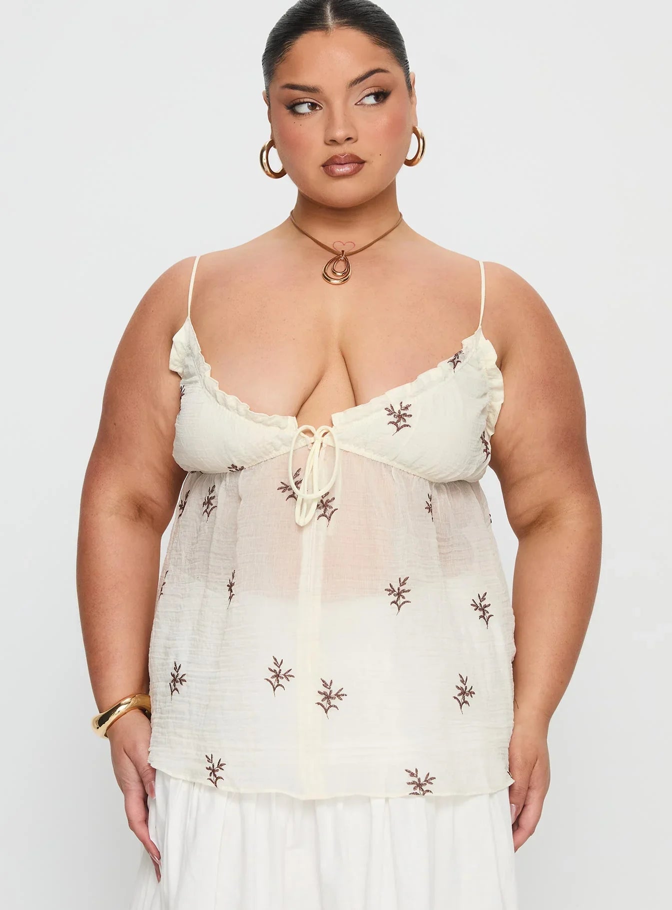 Cinnamon Embroidered Top Cream Curve