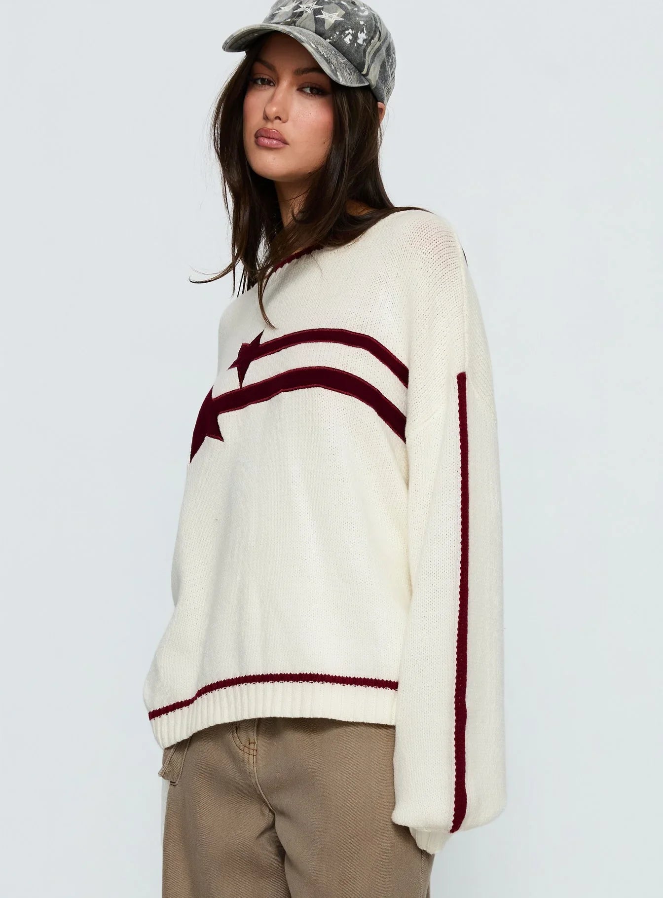 Star Track Graphic Jumper Cream Red