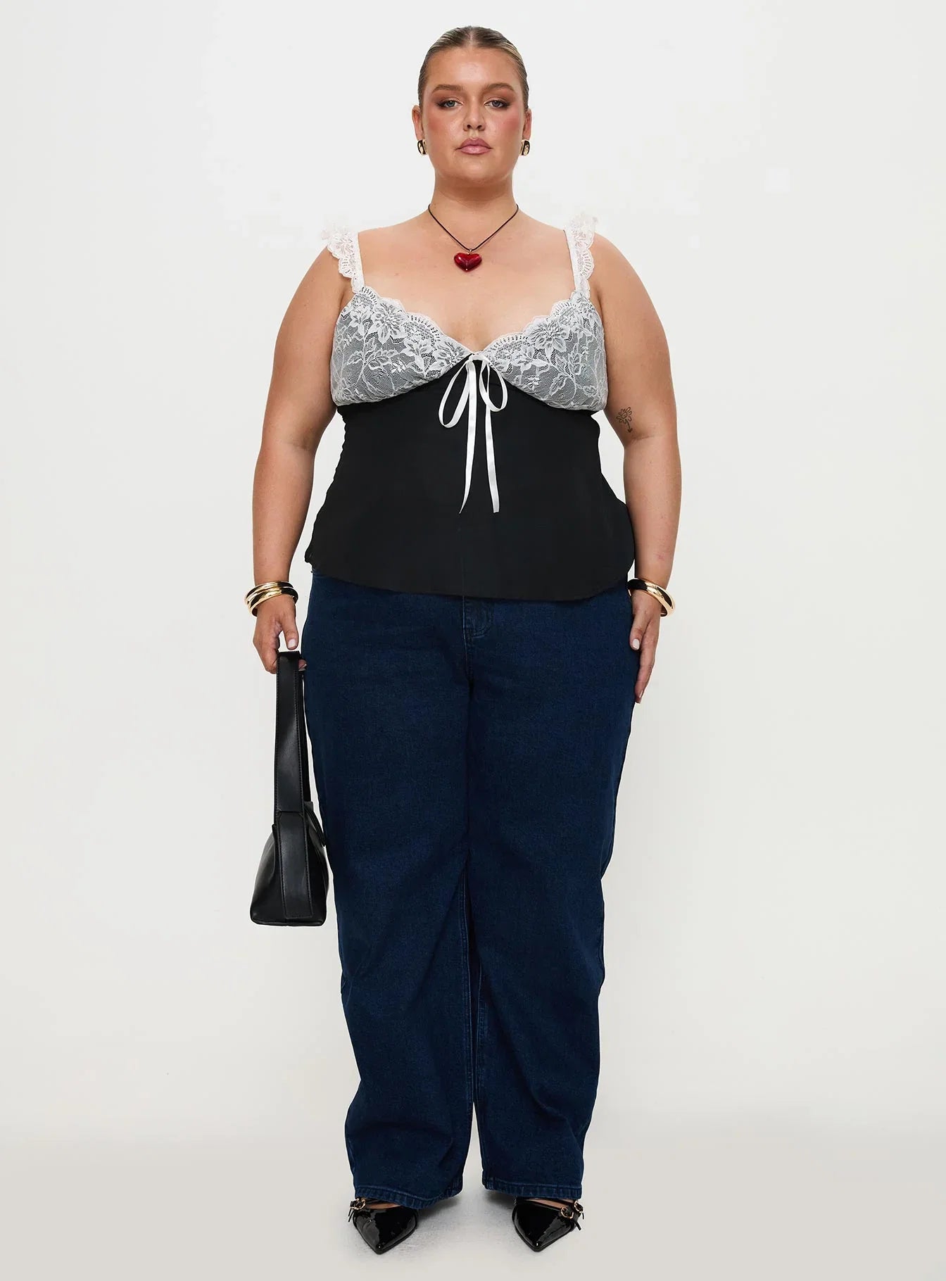 Delvonte Top Black Curve