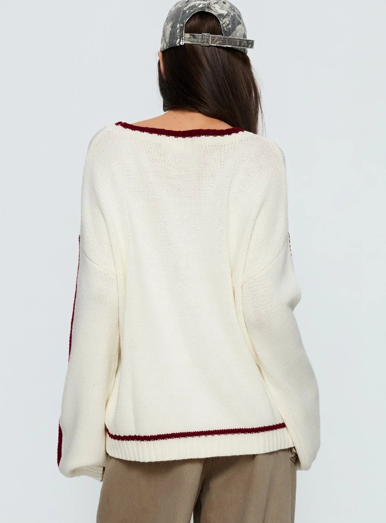 Star Track Graphic Jumper Cream Red