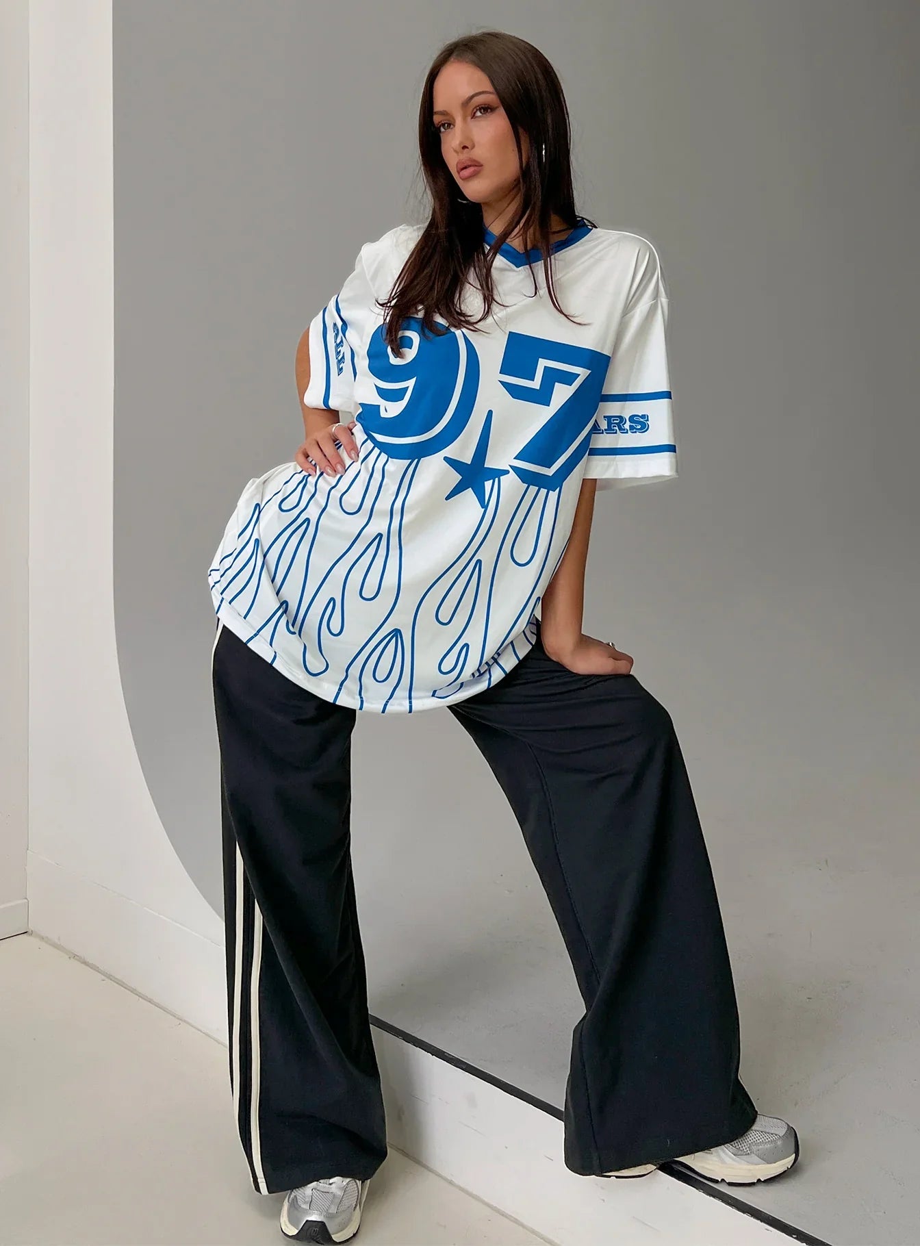97 Sportstar Oversized Jersey Graphic Top White Blue
