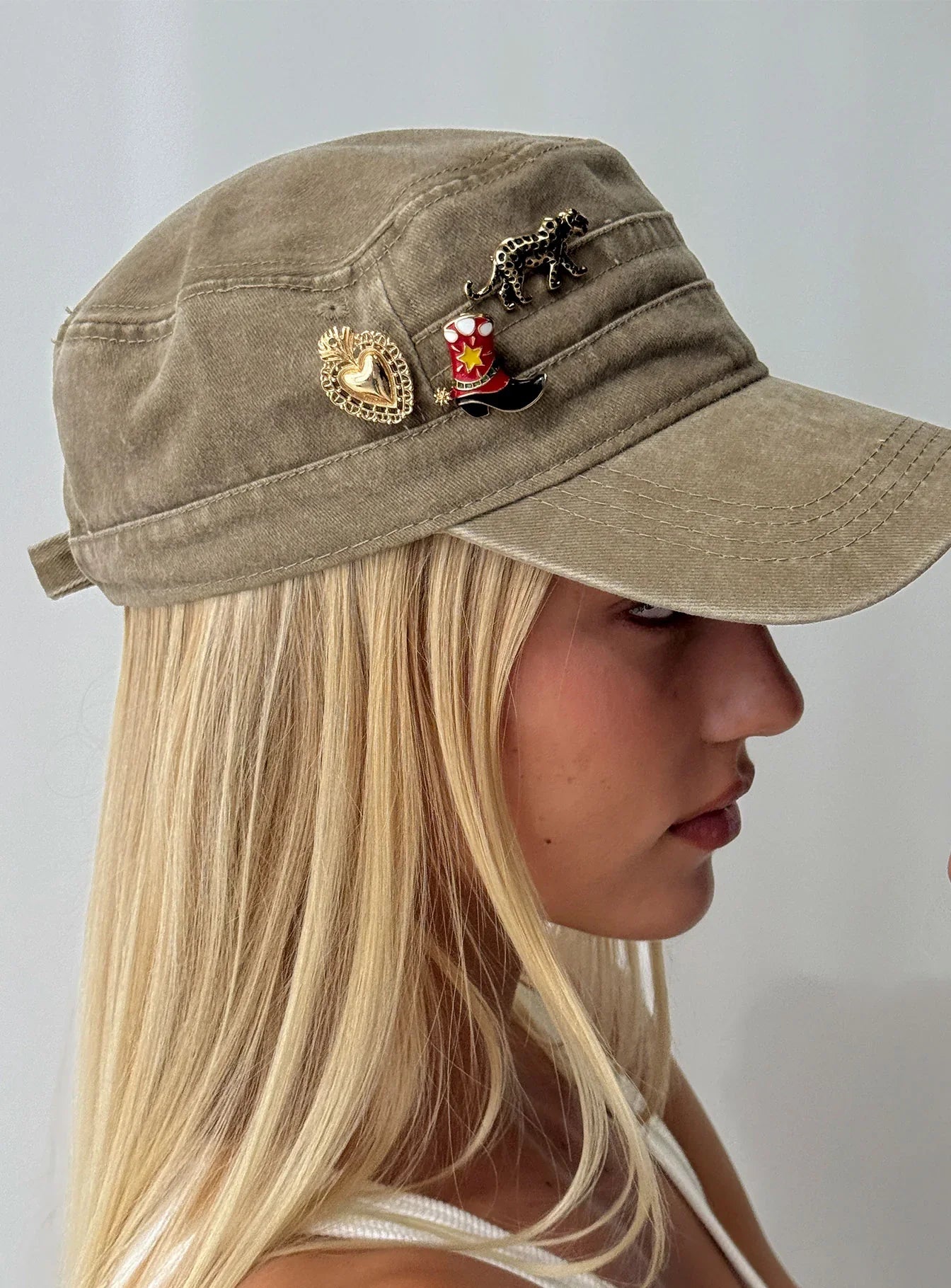 Zaylina Heart Hat Charms Gold