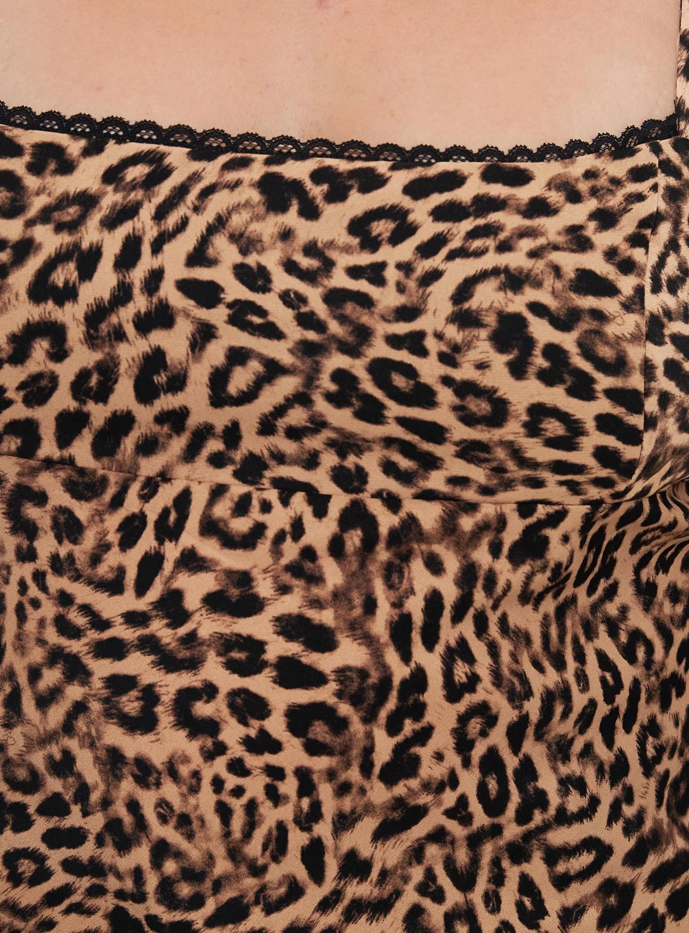 Jaquelyn Top Leopard Curve