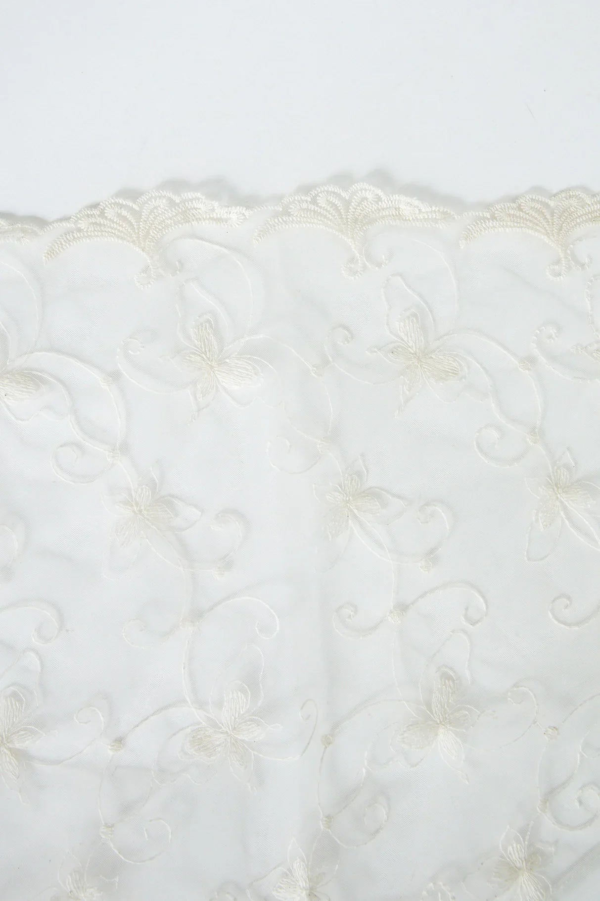 Brigette Lace Bandana White