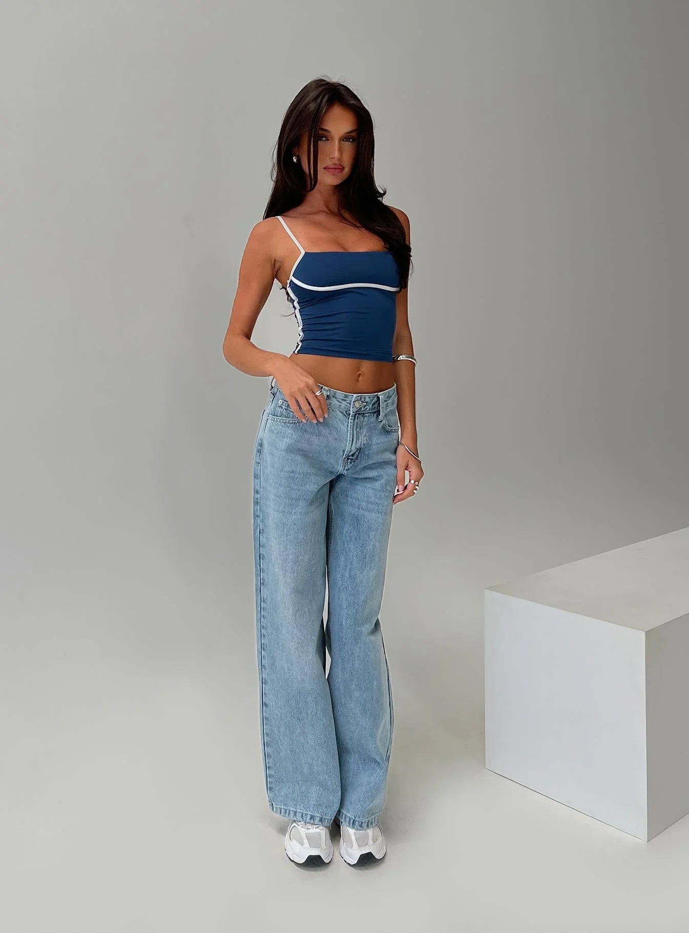 Serenitia Mid Rise Straight Leg Jeans Light Wash Tall