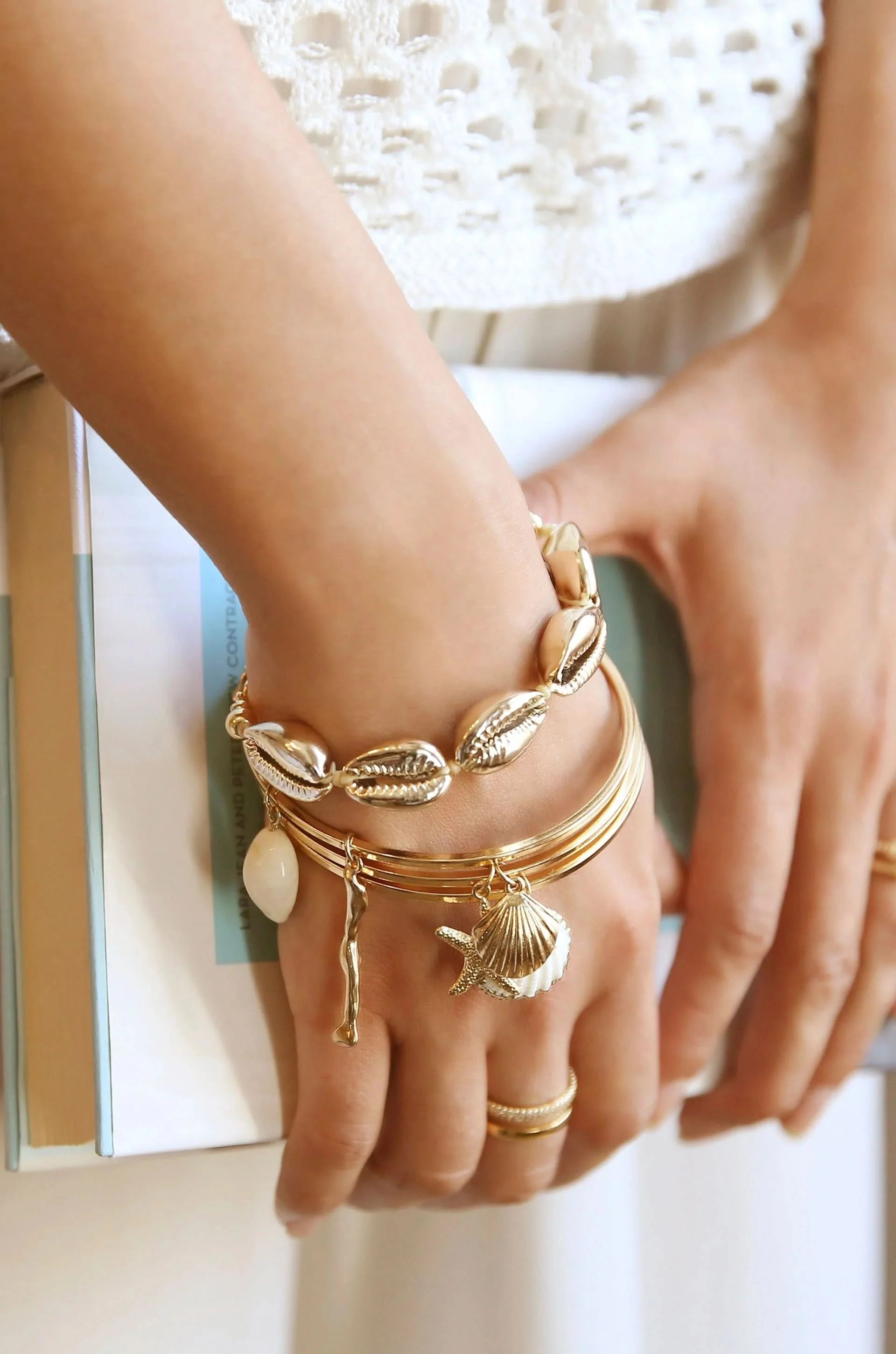 Ettika Seven Seas 18k Gold Plated Shell Bracelet