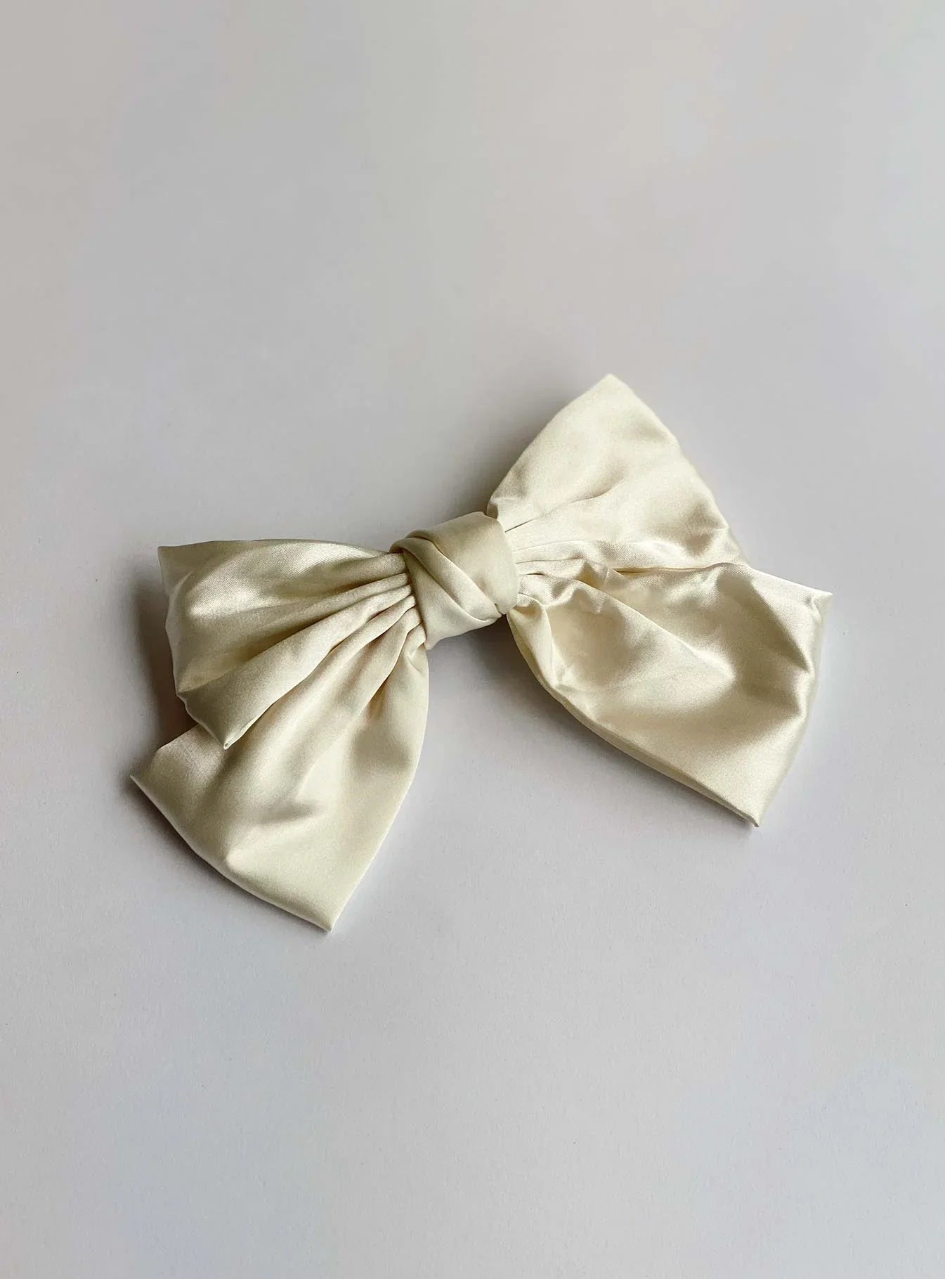 Walters Hair Bow Beige