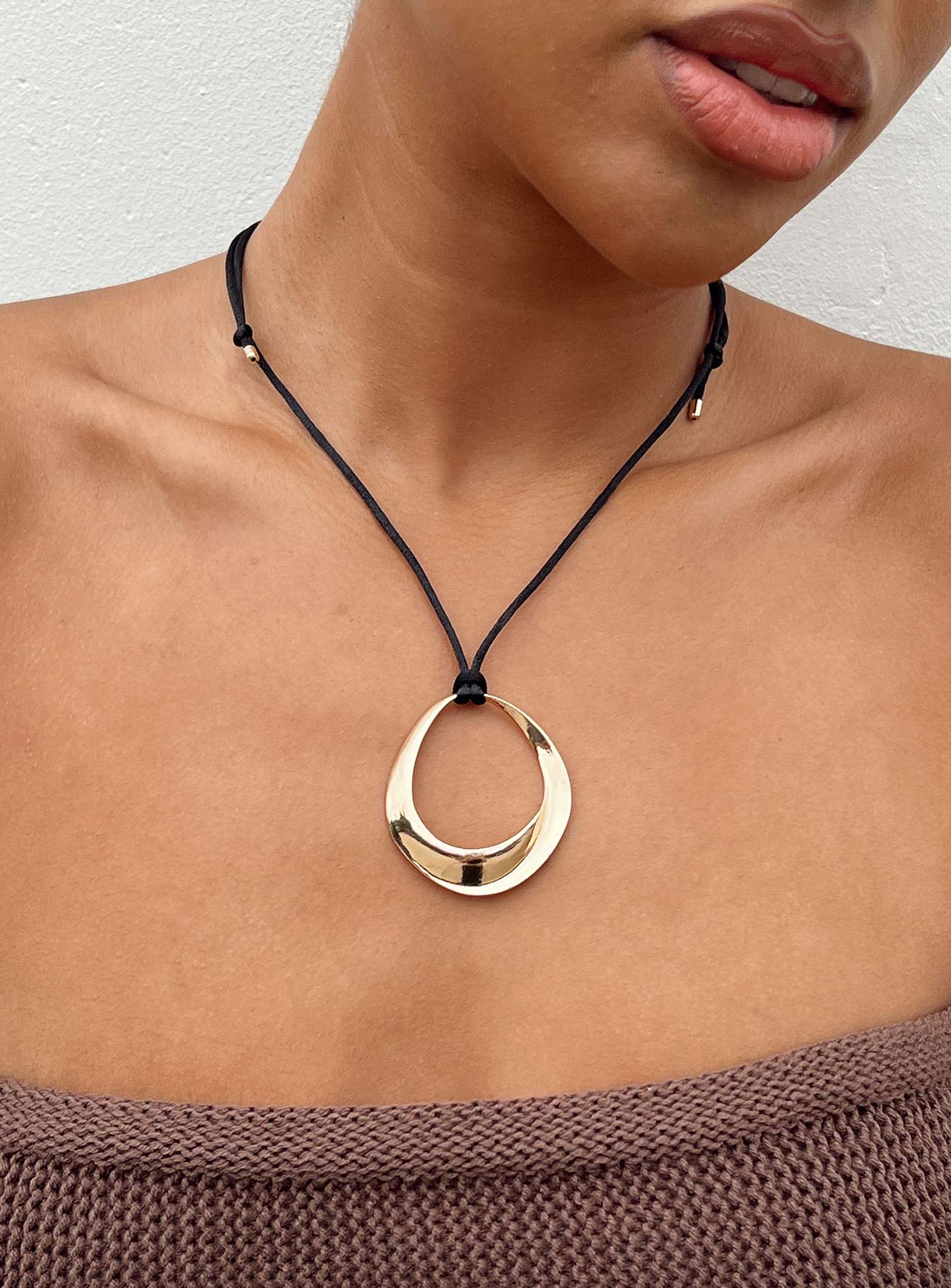 Zakai Necklace Gold
