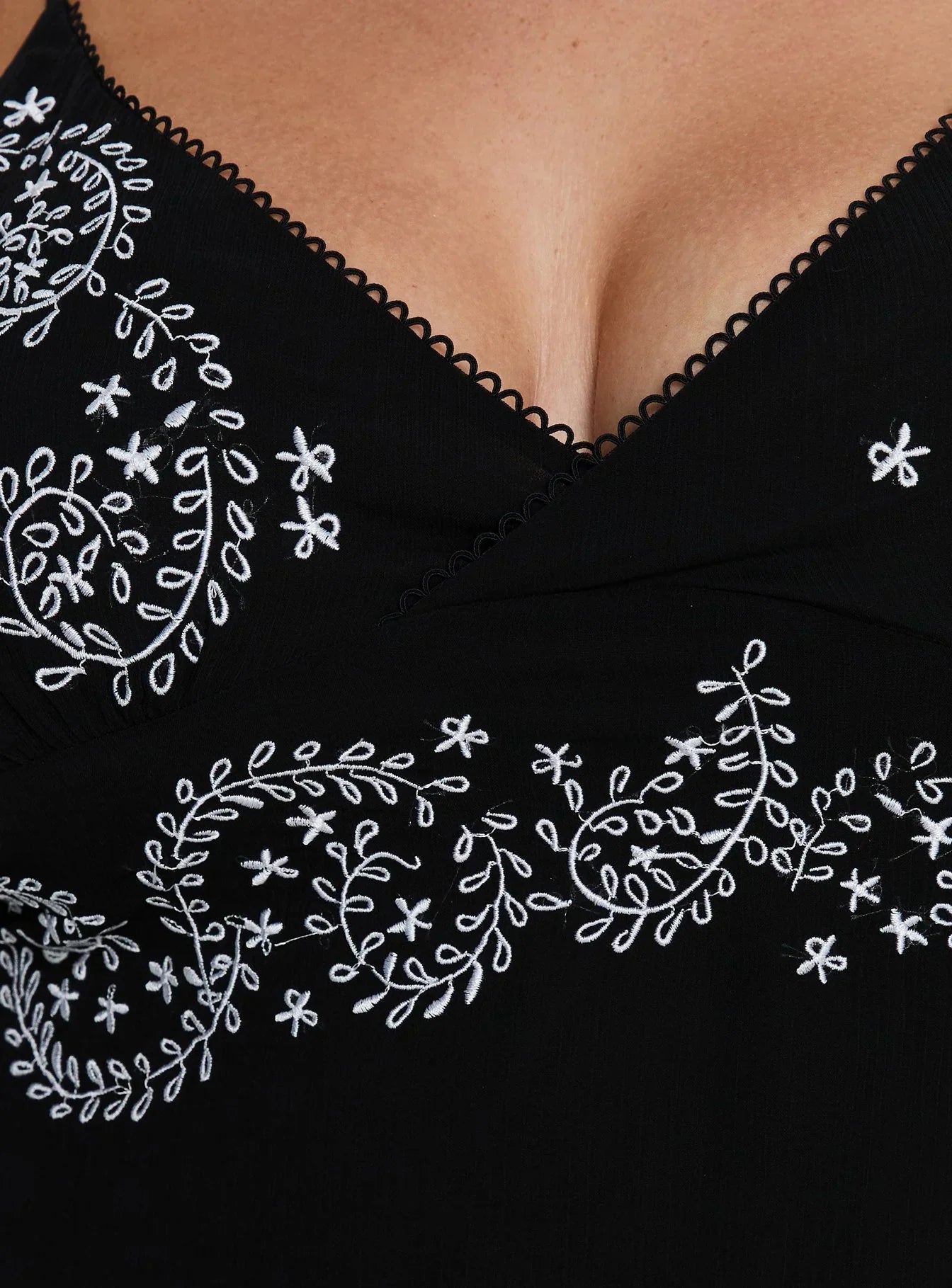 Pappilion Top Black Curve