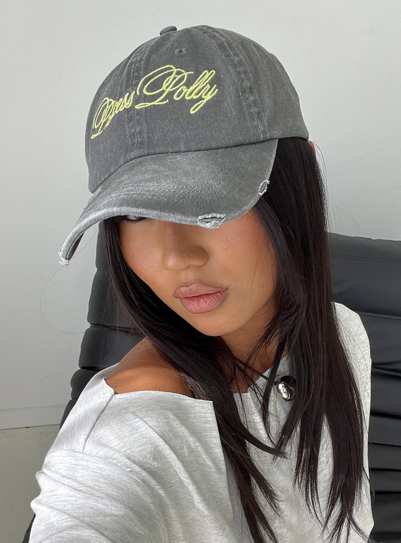 Off Duty Distressed Cap Grey Yellow